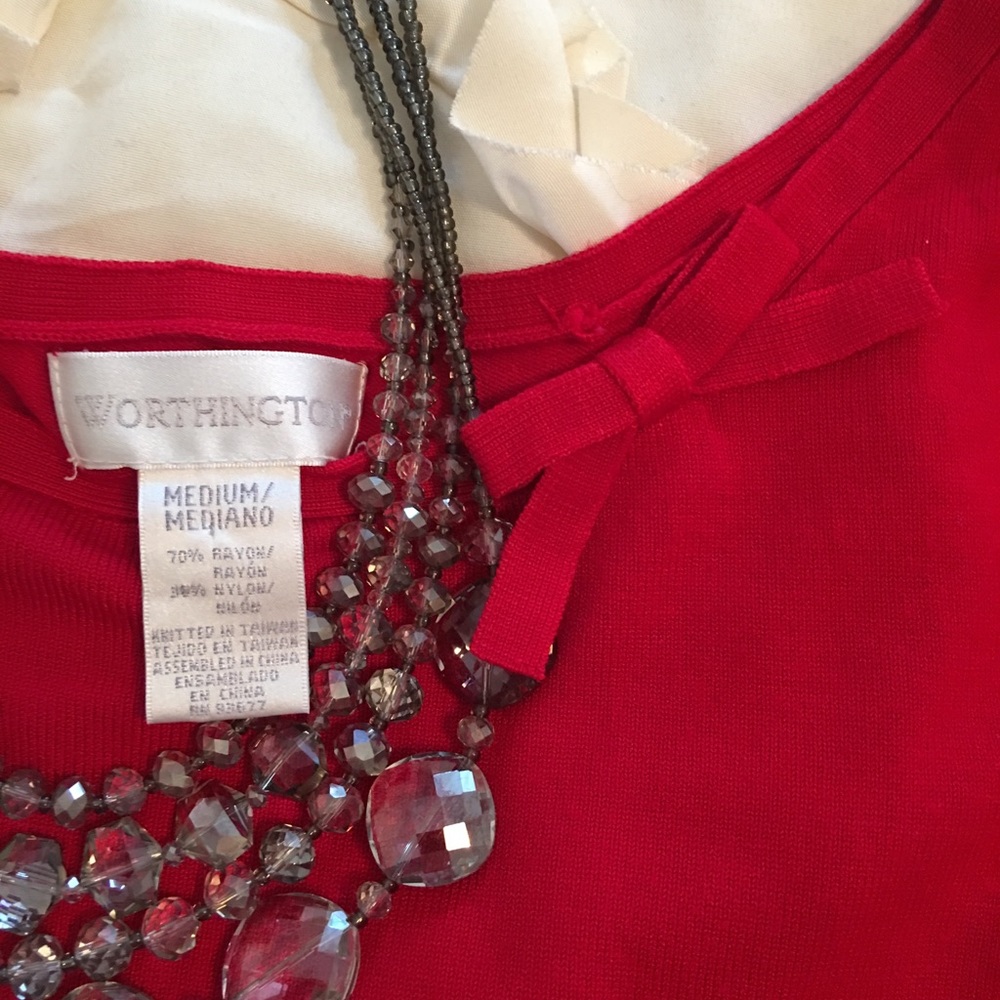 Worthington red top / thin sweater